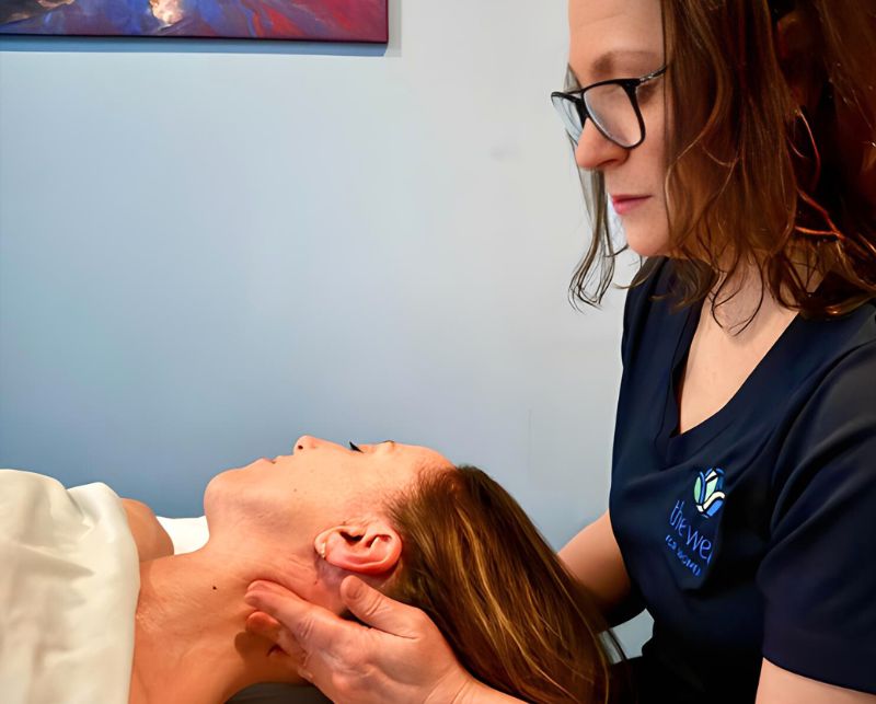 HYPNOSIS MASSAGE Women cozying up in Well for Women's New Haven massage spot